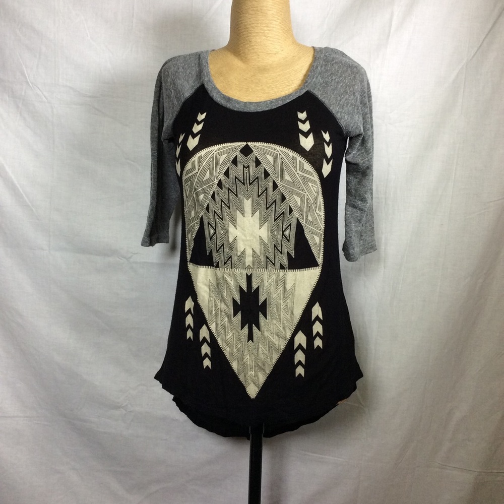 Blu Plant Black Tribal Graphics Pattern Top